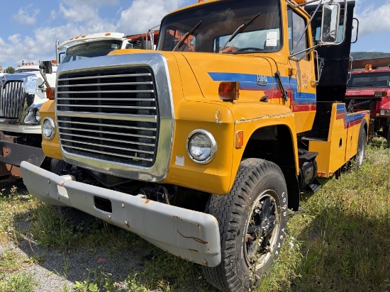 1976 Ford L9000 Wrecker Truck