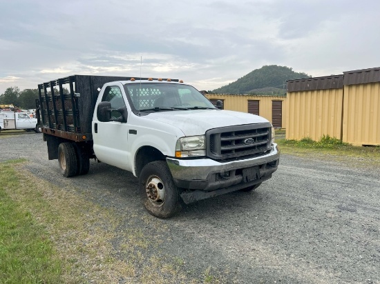 2004 Ford F350 Rack Body W/ Lift Gate