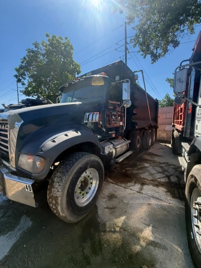 2008 Mack Granite Gu713 Tri-axle Dump Truck