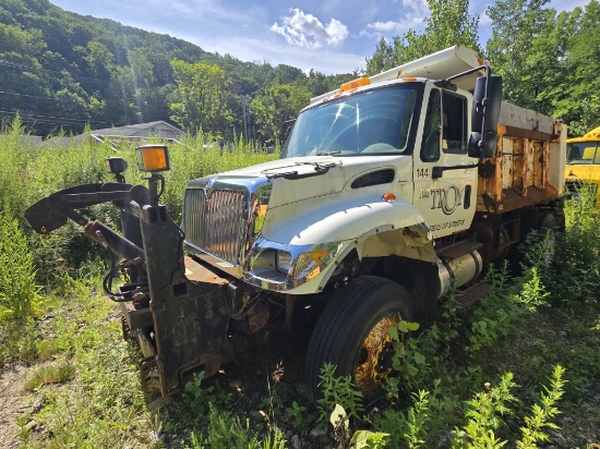 2004 International 7400 Sanding Truck
