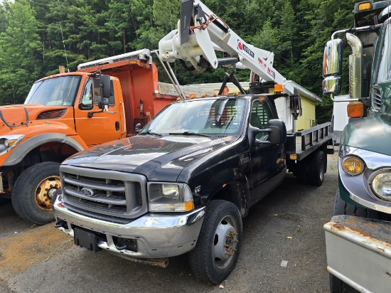 2003 Ford F550 Bucket Truck