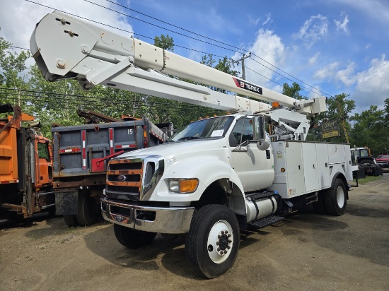 2012 Ford F750 Bucket Truck