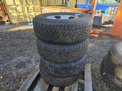 4Pcs Good Year LT275/70R18 Rims And Tires