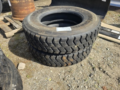 2pcs Bridgestone 11r24.5 Tires