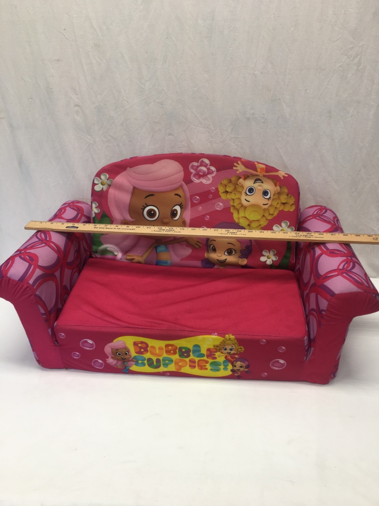 bubble guppies couch