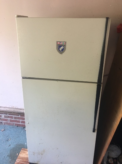 Roper Appliance Group Refrigerator (Local Pick Up Only)