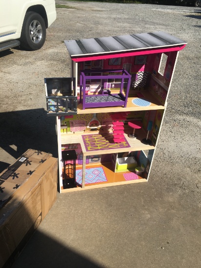 Kid Kraft SuperModel Dollhouse (Local Pick Up Only)