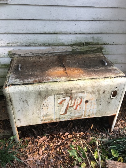 Old 7UP Double Lidded Metal Cooler (Local Pick Up Only)