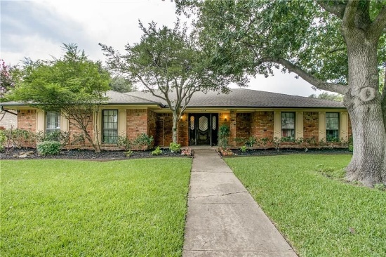 Owner Owner, Traditional Brick Home with 3 bedroom, 3 baths in the Plano ISD