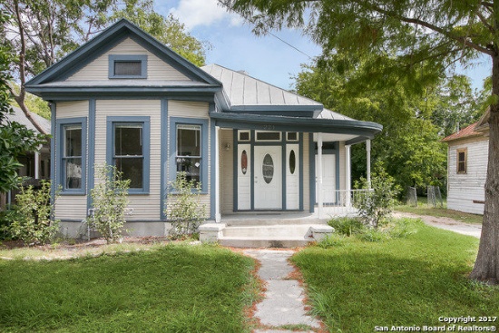 Newly Renovated Home - Historic District of Lavaca