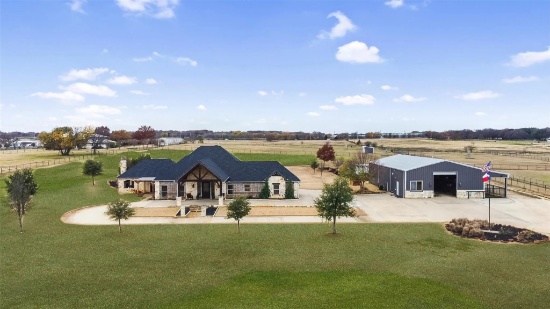Tract 1: 16ac with Home, Barn & Arena