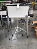 (1) Aluminum Tripod Stand (1) Projection Stand