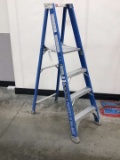 Louisville 4ft Fiber Glass Step Ladder Weight capacity Of 375lbs