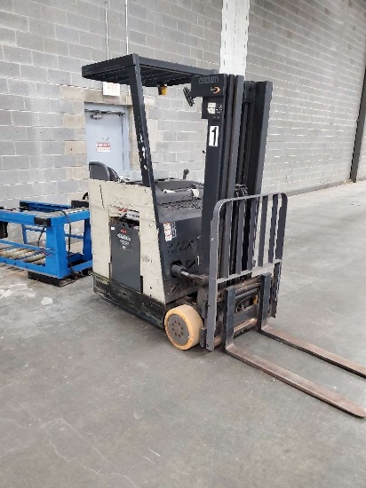 Crown RC3000 Series 36 Volt Counterbalanced Forklift