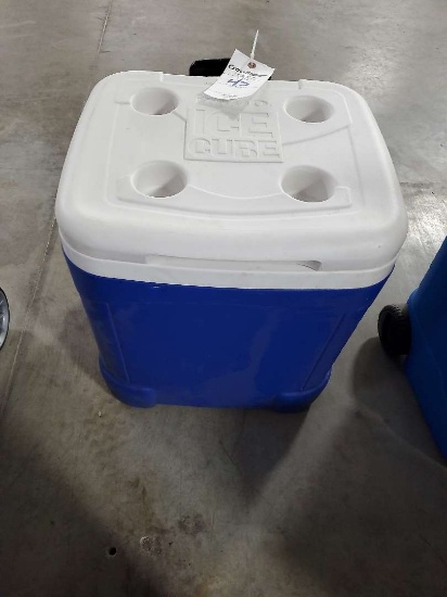 Igloo 60 Quart Rolling Cooler