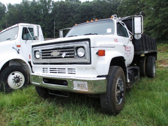 1987 CHEVROLET MAX VERT S/A D/T, VIN 1GBM7D1E2HV111473, 5 SPD TRANS, LEAF SPRING SUSP, 12' DUMP BED,