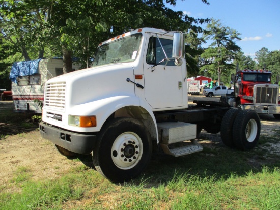 2000 IH 8100 S/A, VIN 1HSG6AHN1YH255974,  CUMINS ENG, EATON FULLER 9 SPD TRANS, SPRING SUSP, 493, 65