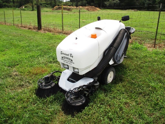 TENNANT RS414 SWEEPER, S/N 005251, KUBOTA DIESEL ENG, 283 MTR HRS, STORED IN CLIMATE CONTROL