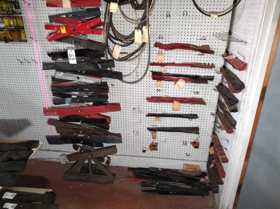 ASSORTED LOT LAWNMOWER BLADES