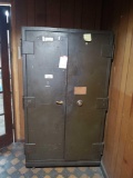 FLOOR SAFE W/COMBINATION