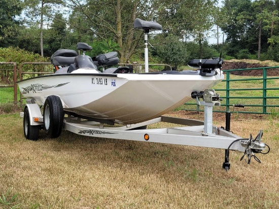 2005 EXPRESS EXTREME BOAT