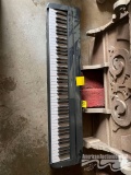 YAMAHA ELECTRIC PIANO