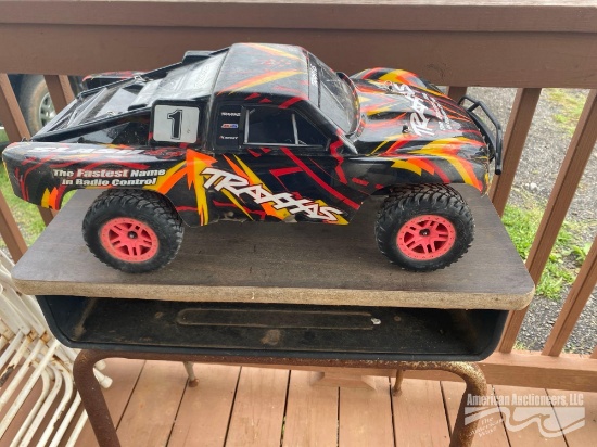 2 TRAXXAS RC CARS