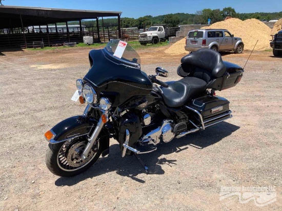 2011 Harley-Davidson FLHTCUI Motorcycle, VIN # 1HD1FC418BB622116