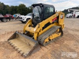 2019 CAT 279D3 SKID STEER
