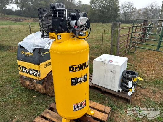 DEWALT 60 GAL 155 PSI AIR COMPRESSOR