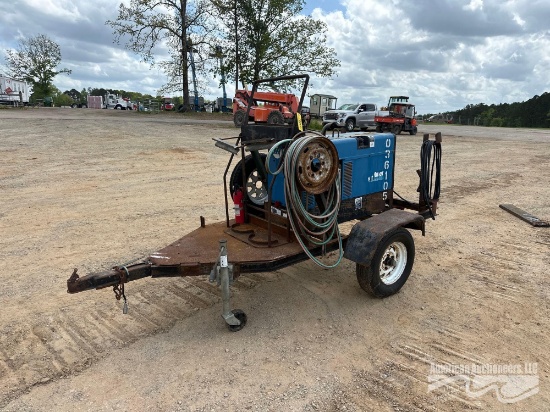 MILLER BOBCAT WELDER