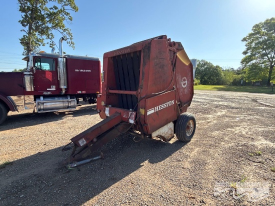 HESTON 5540 ROUND BALER
