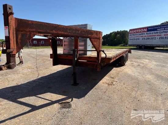 SHOP BUILT TRI-AXLE GOOSENECK TRAILER