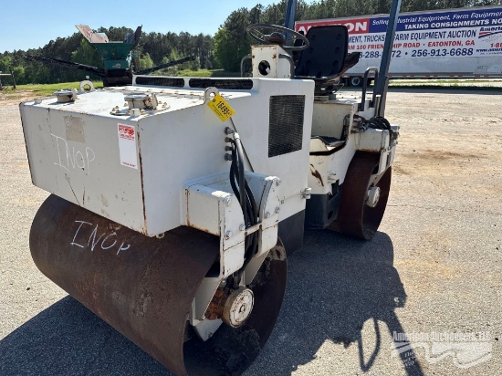 INGERSOL RAND 52" SMOOTH DRUM ROLLER