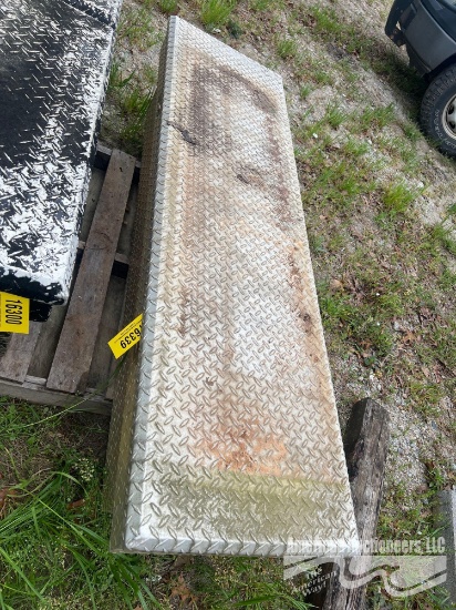 TRUCK TOOL BOX