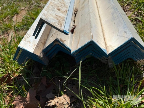 (28) ANGLED ALUMINUM TUBING 25'
