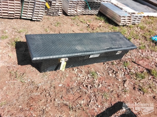 TRACTOR SUPPLY TOOL BOX
