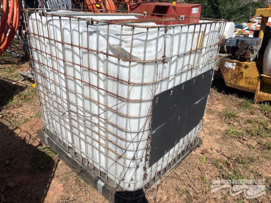 250 GALLON PLASTIC TANK