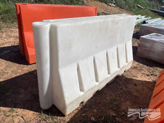 WHITE PLASTIC WALL BARRIER 6'