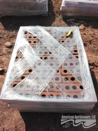 PALLET OF RED BRICK (LARGE SIZE)