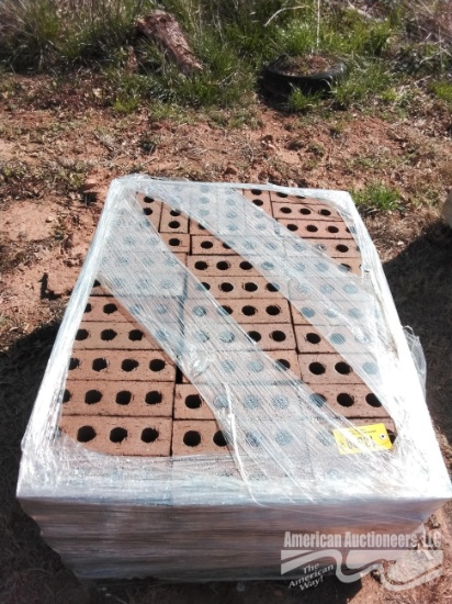 PALLET OF RED BRICK (LARGE SIZE)