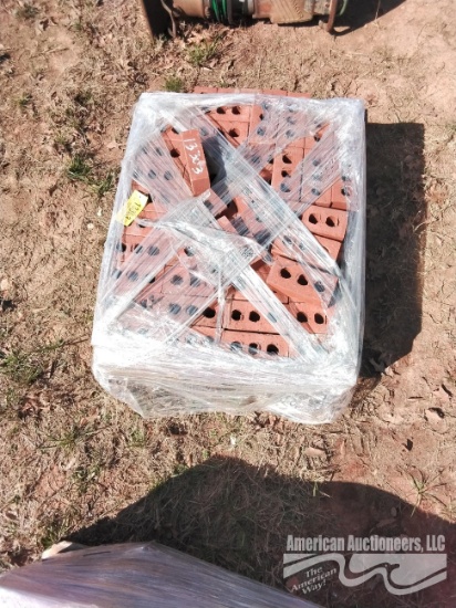 PALLET OF RED BRICK (SMALL SIZE)