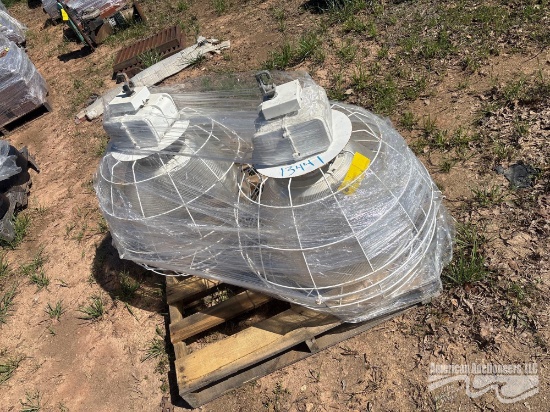 (2) LARGE OUTDOOR LIGHTS
