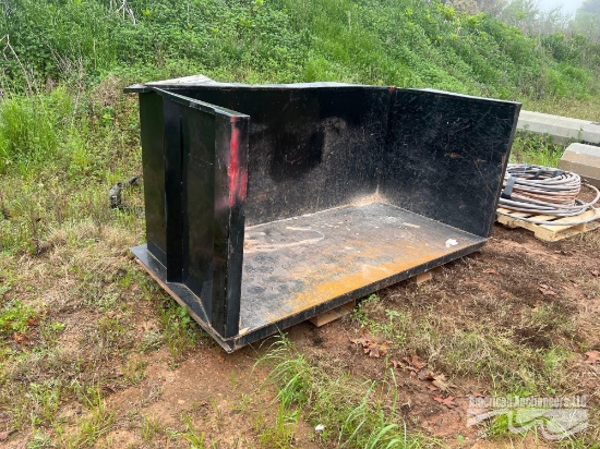 8' x 4' x 4' CONSTRUCTION DUMPSTER