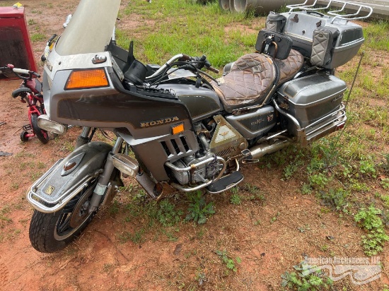 1982 HONDA GL1100L MOTORCYCLE *BILL OF SALE ONLY* INOP*