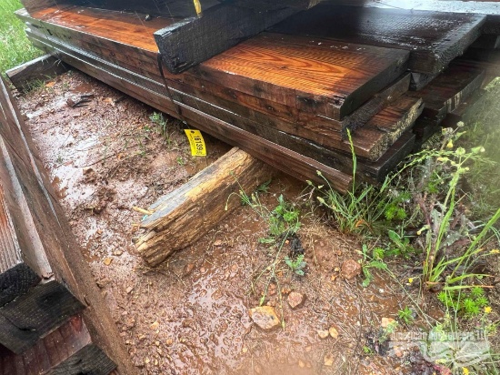 BUNDLE OF RECLAIMED LUMBER