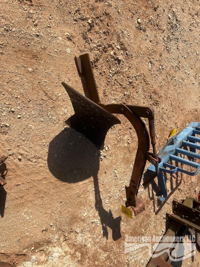 SINGLE BLADE TURNING PLOW