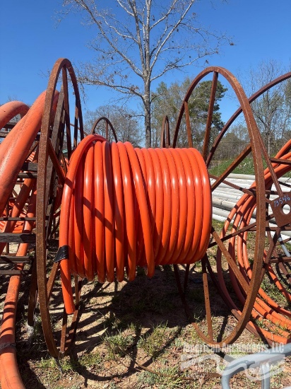 LARGE METAL HOSE REEL W/HOSE