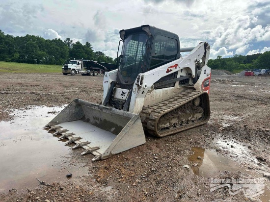 BOBCAT T740 SKID STEER