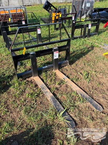 NEW KIVEL 3500LB QUICK ATTACH 4' PALLET FORK ATTACHMENT